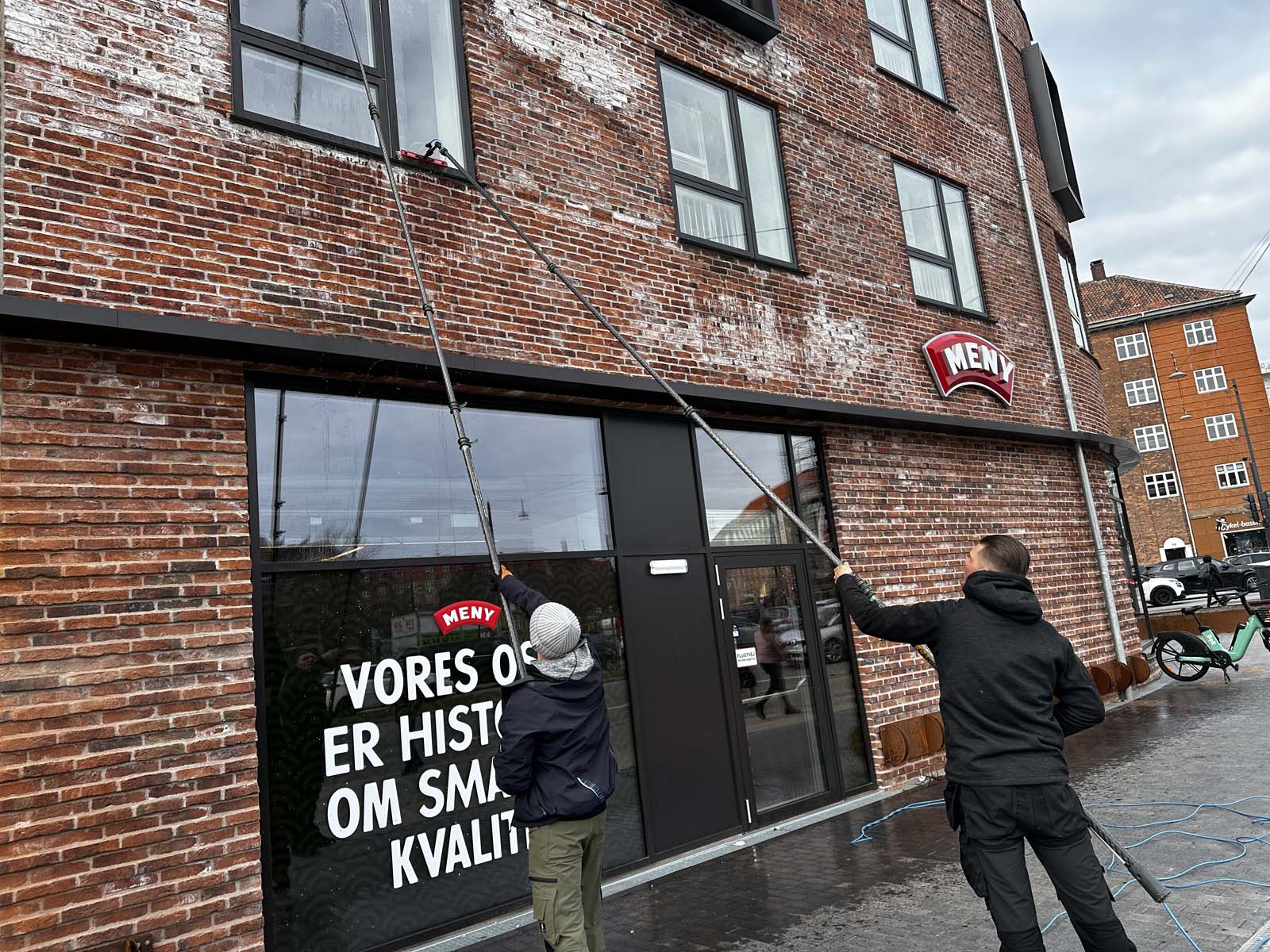 Udvendig vinduespudsning